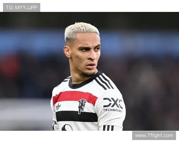 曼联官宣安东尼转会离队成交价仅2500万欧元远低于三年前身价 曼联官宣安东尼转会离队成交价仅2500万欧元远低于三年前身价